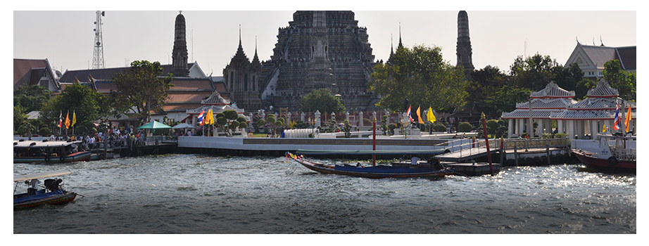 Explore the bustling Chao Phraya River. VISIT BANGKOK >>